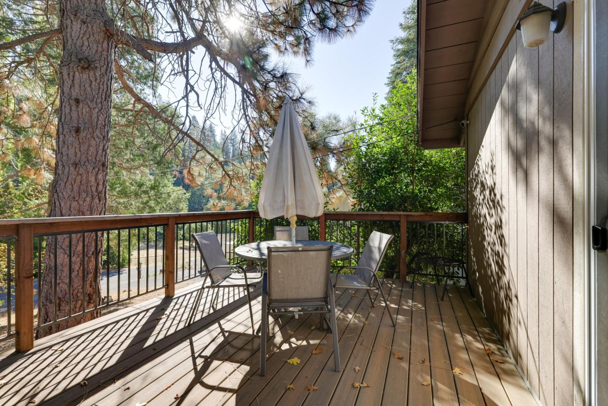 Sherwood Forest Cabin With Deck And Fire Pit! Twain Harte Exteriér fotografie